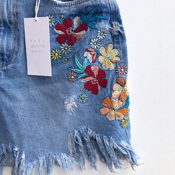 Zara Trafaluc  Distressed Denim Skirt Floral Med - Picture 3 of 10
